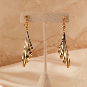 SOLD Vintage Gold Fan Dangle Earrings